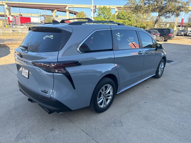 2023 Toyota Sienna Woodland Edition