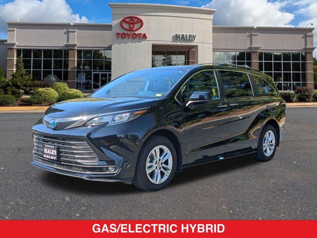 2023 Toyota Sienna Woodland Edition