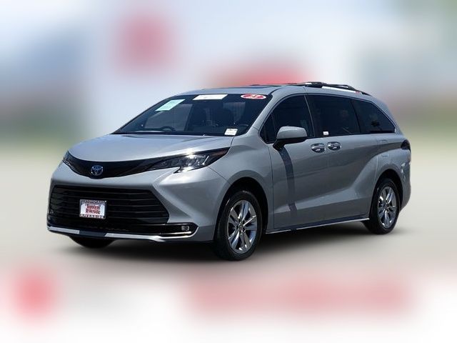 2023 Toyota Sienna Woodland Edition