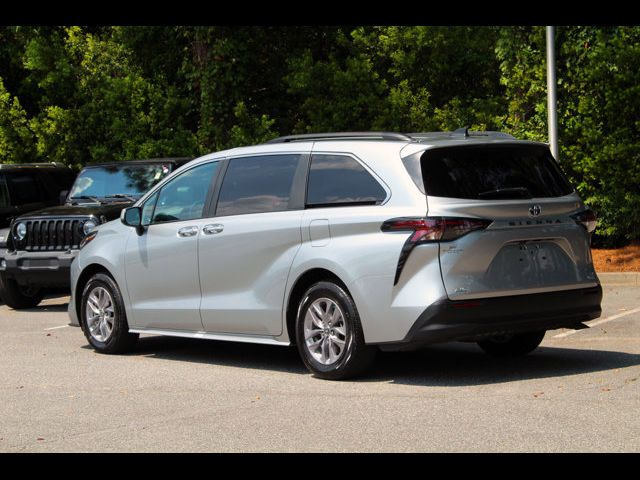 2023 Toyota Sienna XLE