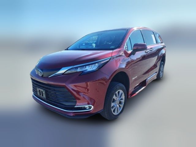 2023 Toyota Sienna XLE