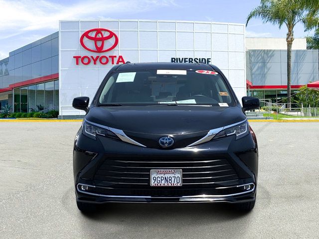 2023 Toyota Sienna XLE