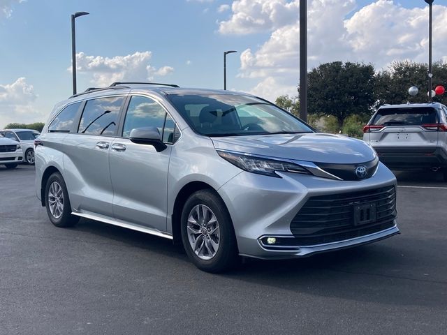 2023 Toyota Sienna XLE