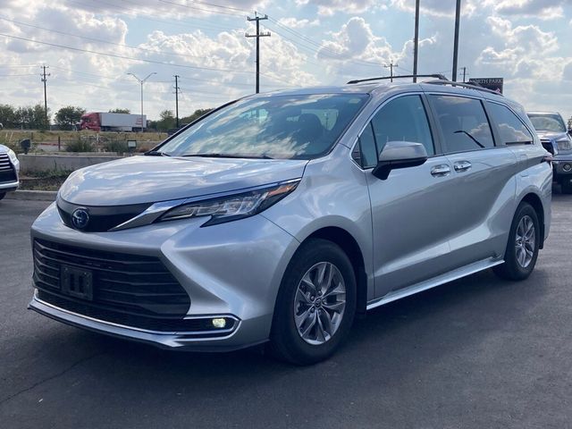 2023 Toyota Sienna XLE