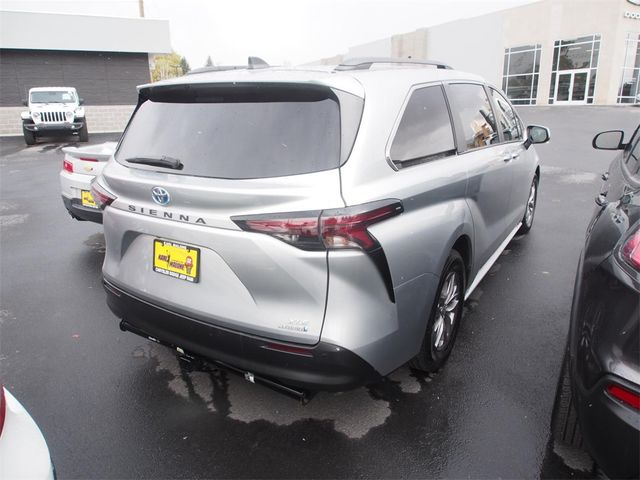 2023 Toyota Sienna XLE