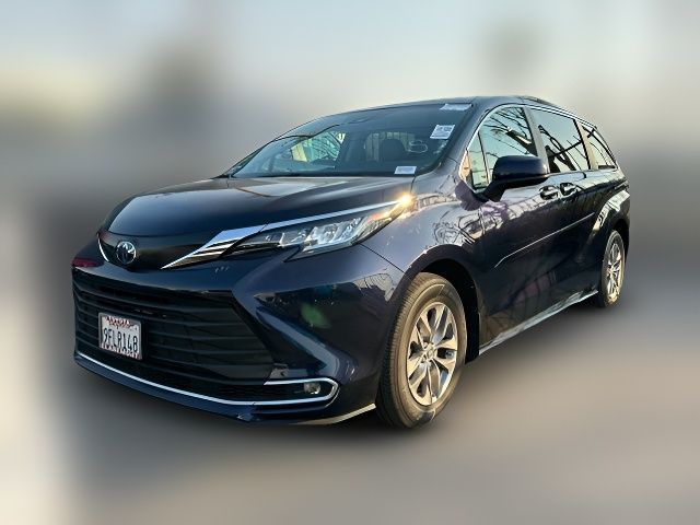 2023 Toyota Sienna XLE