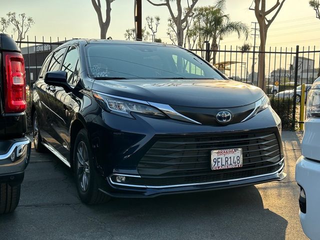 2023 Toyota Sienna XLE