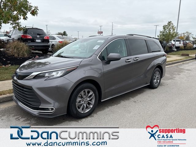 2023 Toyota Sienna XLE