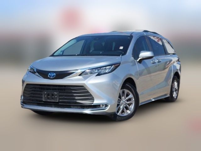 2023 Toyota Sienna XLE