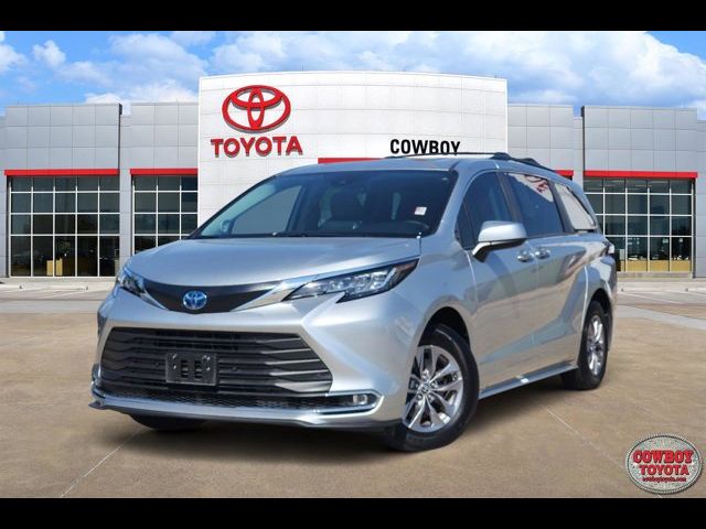 2023 Toyota Sienna XLE