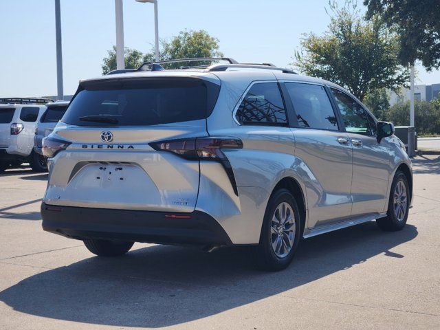 2023 Toyota Sienna XLE