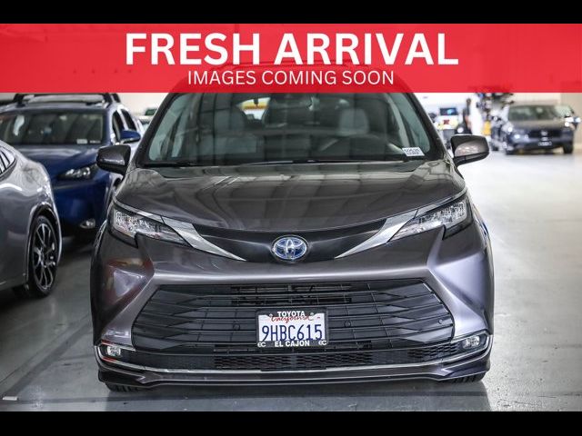 2023 Toyota Sienna XLE