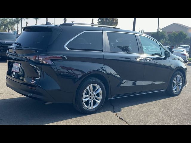 2023 Toyota Sienna XLE