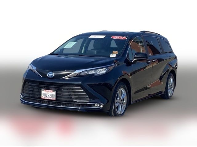 2023 Toyota Sienna XLE