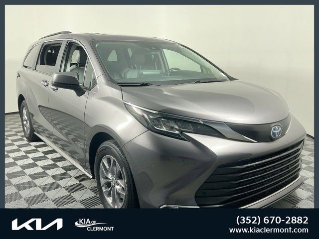 2023 Toyota Sienna XLE