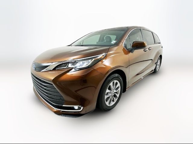 2023 Toyota Sienna XLE