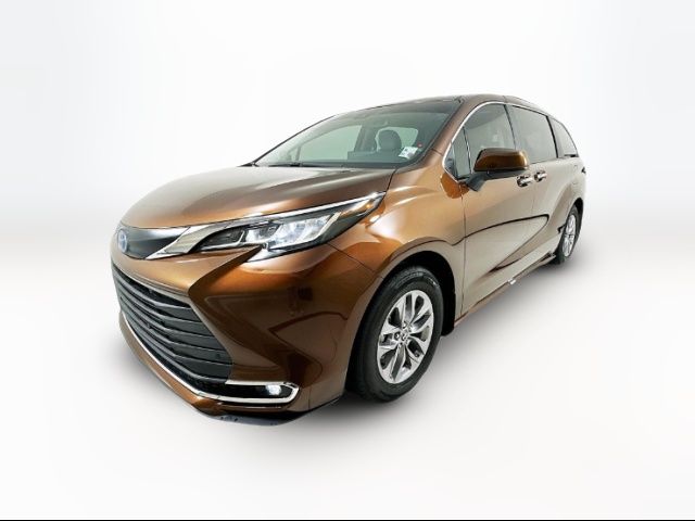 2023 Toyota Sienna XLE