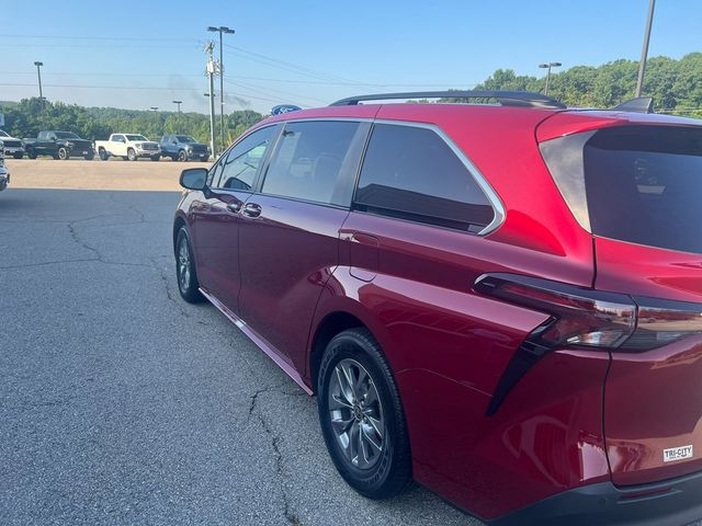 2023 Toyota Sienna XLE