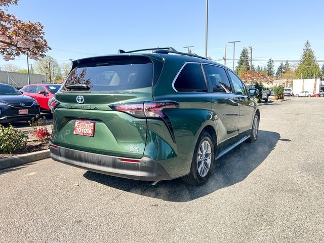 2023 Toyota Sienna XLE