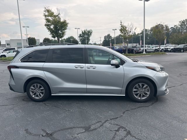 2023 Toyota Sienna XLE