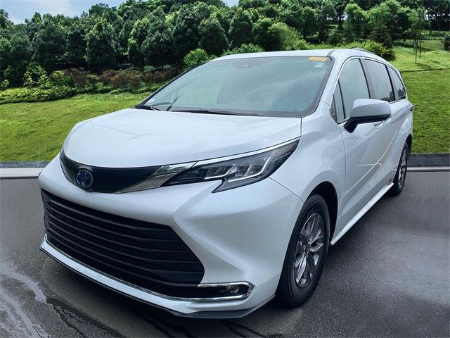 2023 Toyota Sienna XLE