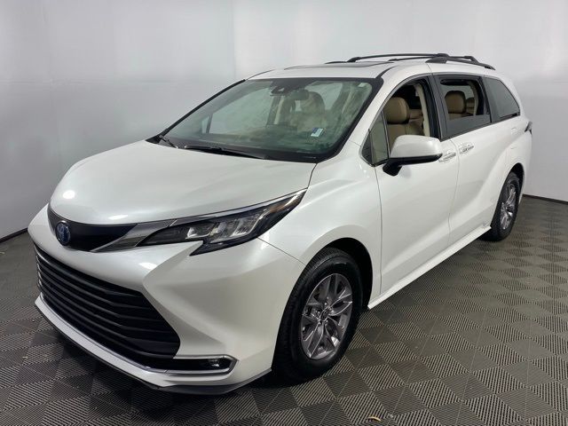 2023 Toyota Sienna XLE