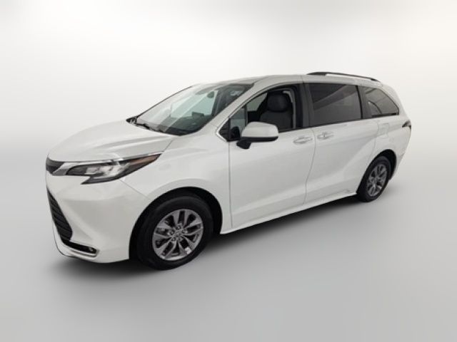 2023 Toyota Sienna XLE
