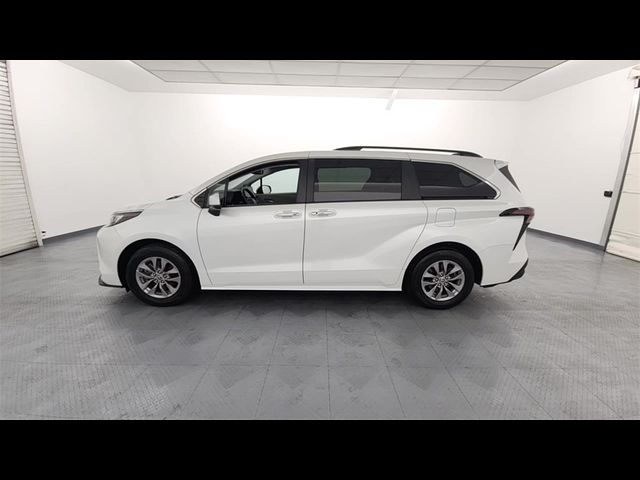 2023 Toyota Sienna XLE