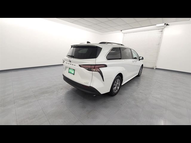 2023 Toyota Sienna XLE