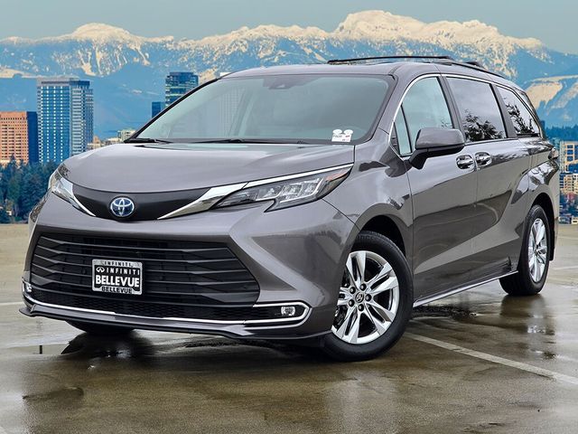 2023 Toyota Sienna XLE