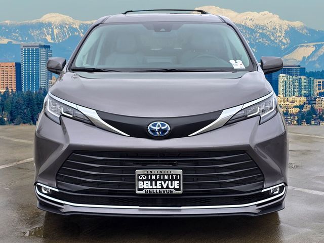 2023 Toyota Sienna XLE