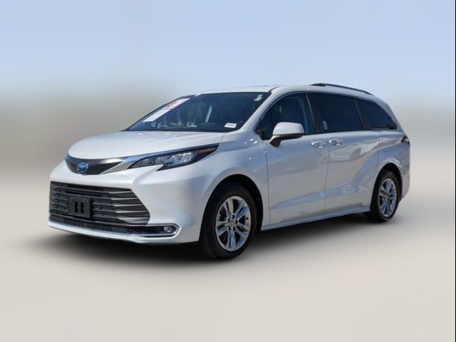 2023 Toyota Sienna XLE