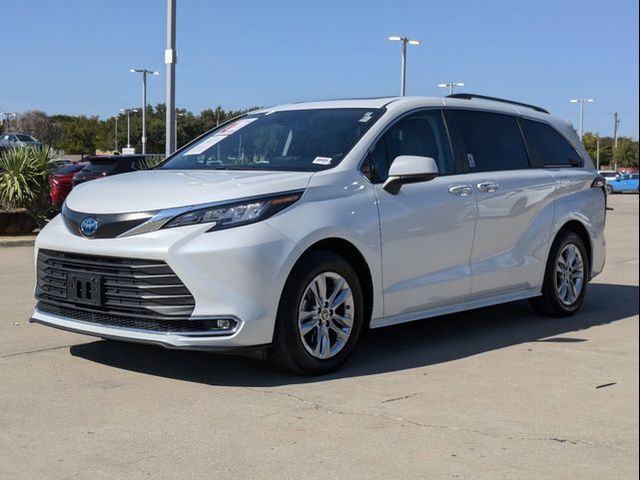 2023 Toyota Sienna XLE