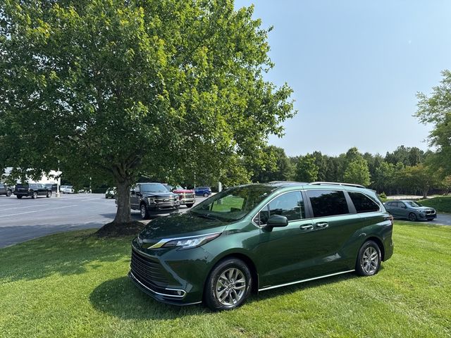 2023 Toyota Sienna XLE