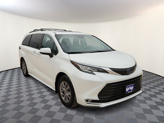 2023 Toyota Sienna XLE