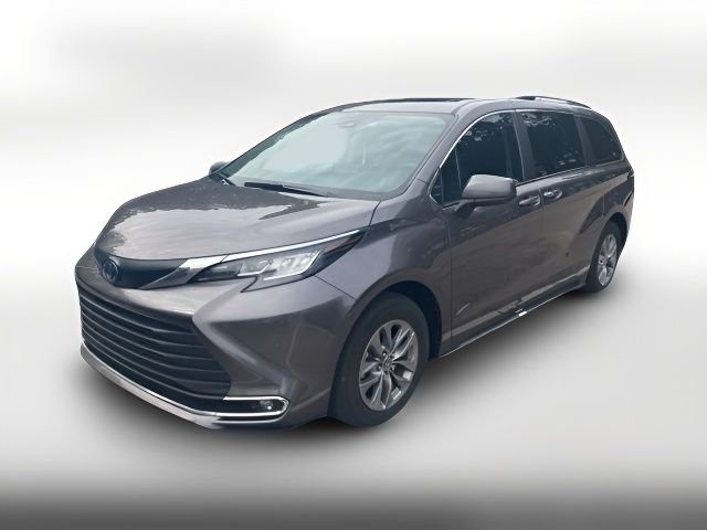 2023 Toyota Sienna XLE