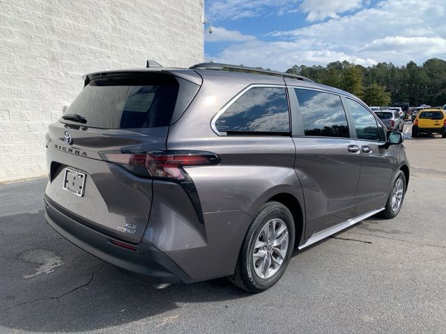 2023 Toyota Sienna XLE