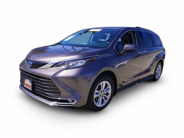 2023 Toyota Sienna XLE