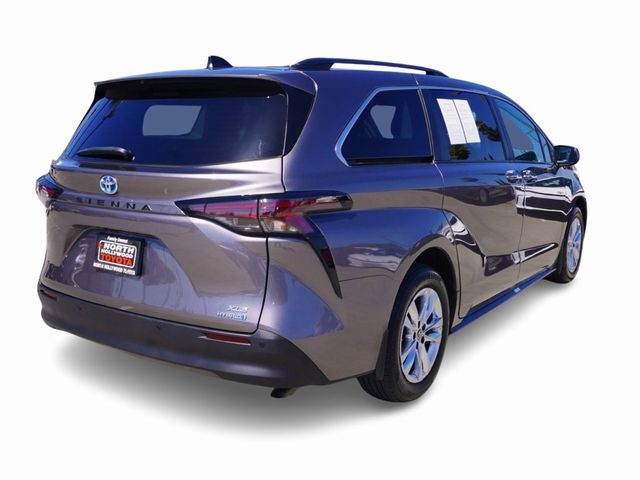 2023 Toyota Sienna XLE
