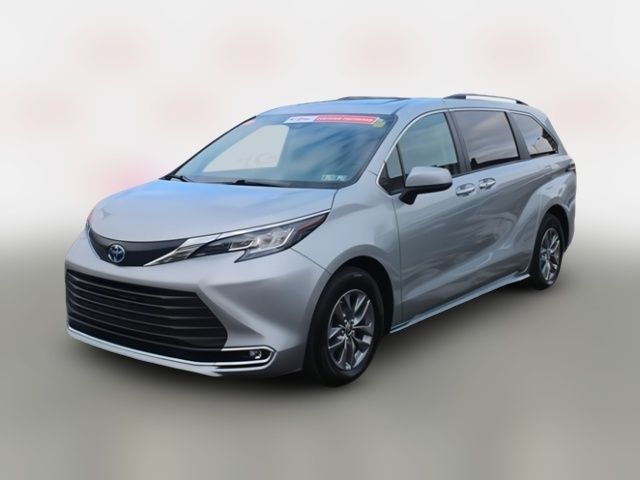 2023 Toyota Sienna XLE