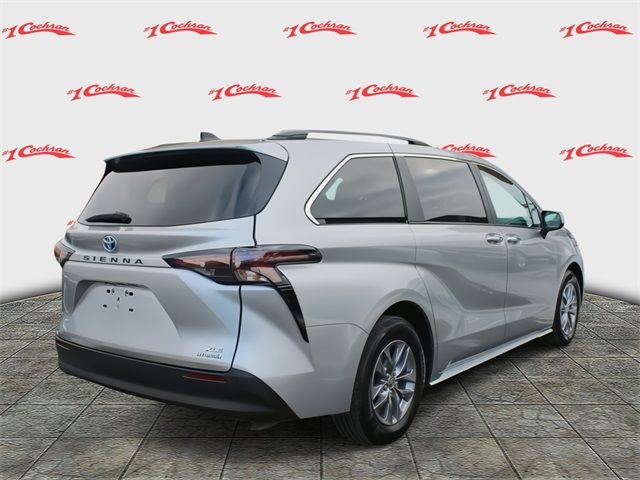2023 Toyota Sienna XLE