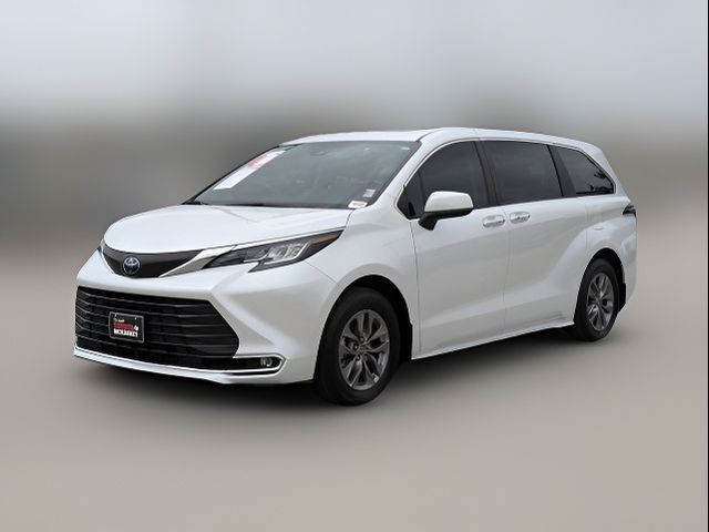 2023 Toyota Sienna XLE