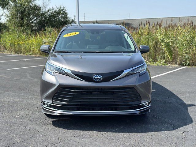 2023 Toyota Sienna XLE