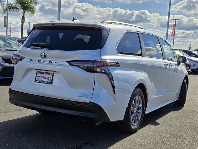 2023 Toyota Sienna XLE