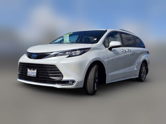 2023 Toyota Sienna XLE