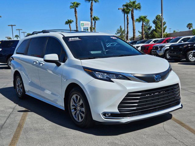 2023 Toyota Sienna XLE