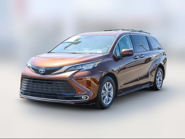 2023 Toyota Sienna XLE