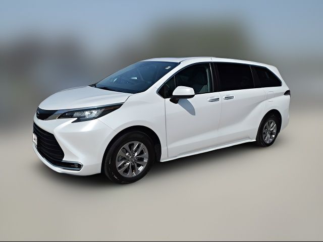 2023 Toyota Sienna XLE