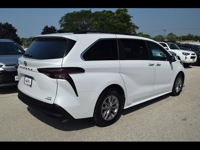 2023 Toyota Sienna XLE