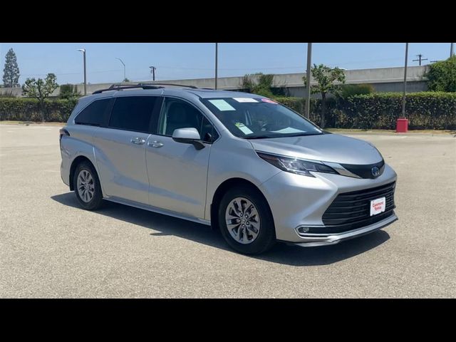 2023 Toyota Sienna XLE